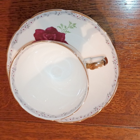 Vintage Royal Stafford Roses To Remember Footed Tea Cup and Saucer b150 - Picture 6 of 6